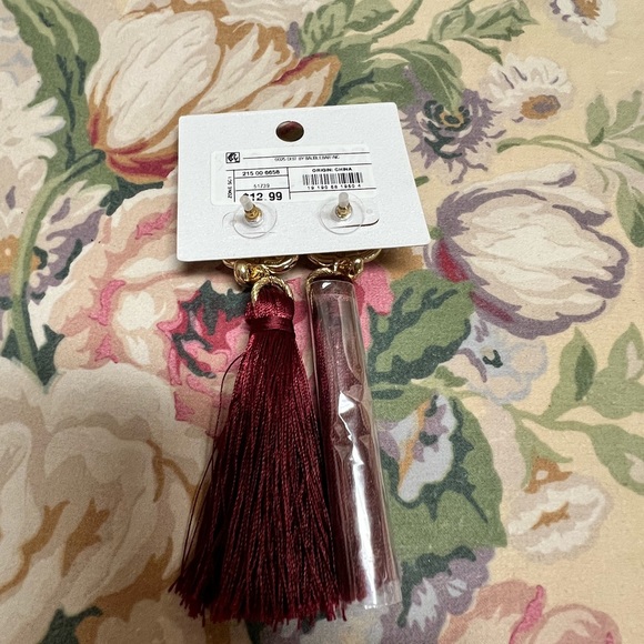 Pin & earrings bracelet - Picture 6 of 9